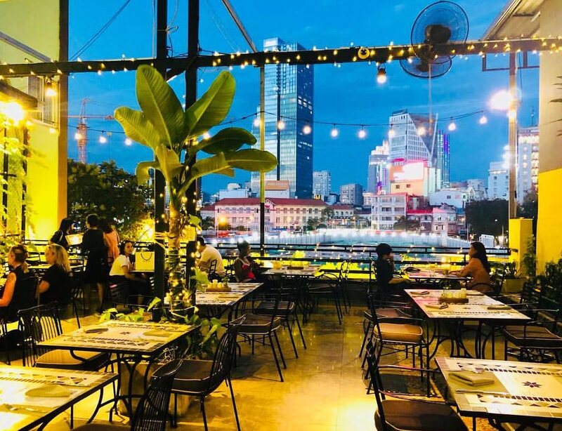 đặt tiệc sinh nhật tại nhà hàng