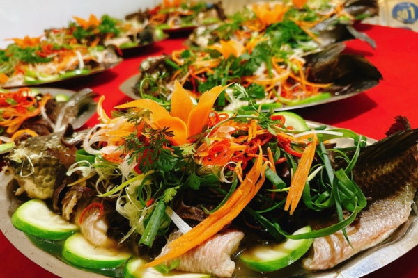 Khách hàng hài lòng nhờ món ngon, không gian chu đáo